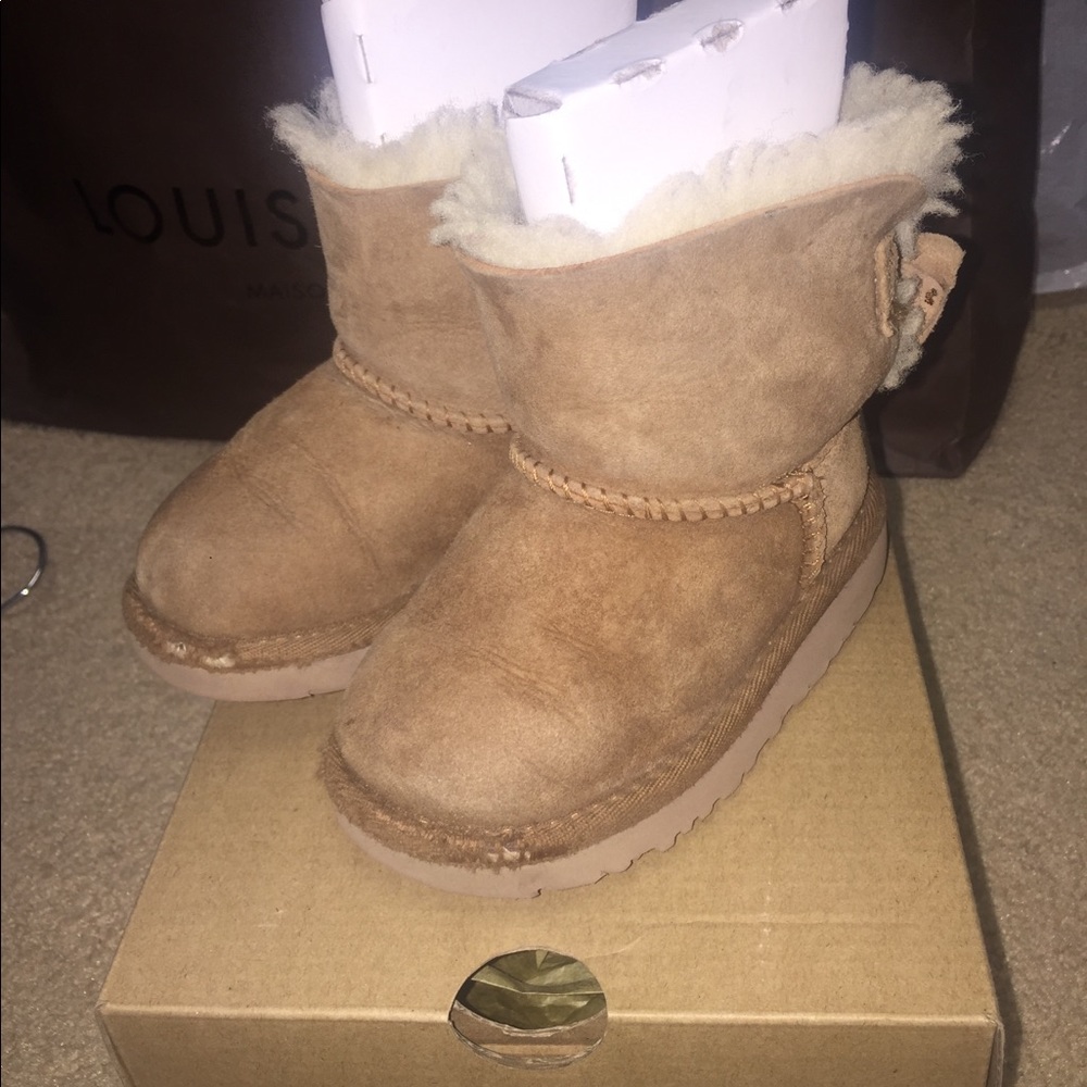 Toddler Girls Uggs size 7